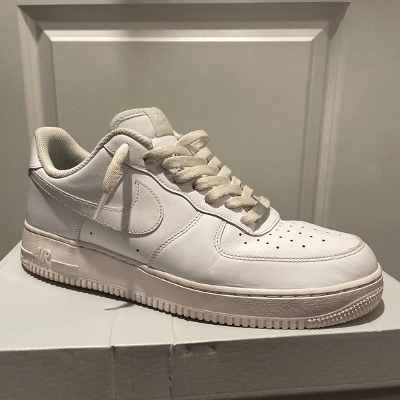 White AF1 - Picture 1 of 1